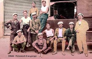 Oran - Personnel d'un garage
